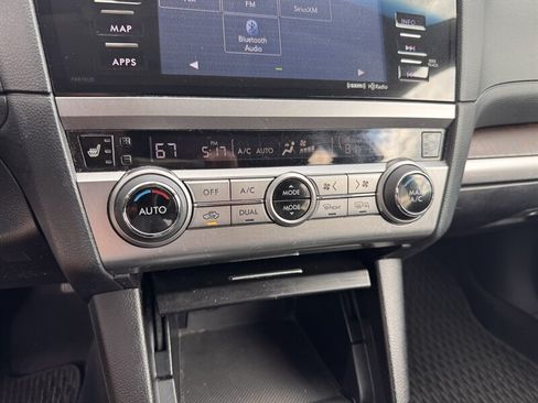 Used 2017 Subaru Outback 2.5i Limited AWD/4WD image 18