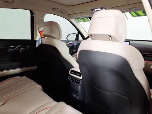 Certified 2025 Genesis GV80 3.5T e-SC image 11