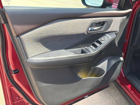 Used 2023 Nissan Rogue SV AWD/4WD image 10