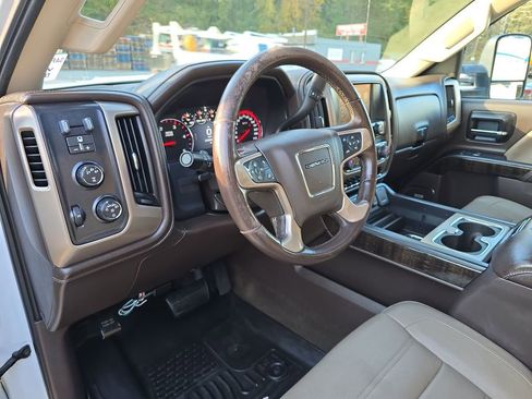 Used 2015 GMC Sierra 3500 Denali image 10