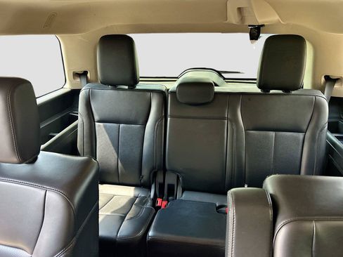 Used 2024 Ford Expedition XLT AWD/4WD image 21