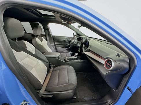 Used 2024 Chevrolet Trax RS w/ Sunroof Package image 33