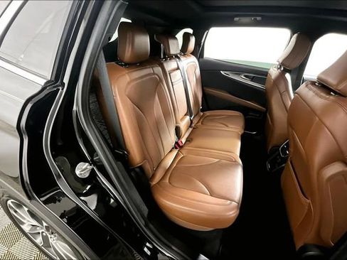 Used 2023 Lincoln Nautilus Reserve image 27