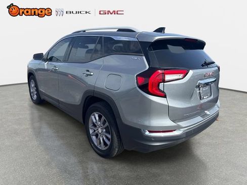 Used 2023 GMC Terrain SLT w/ Tech Package FWD image 5