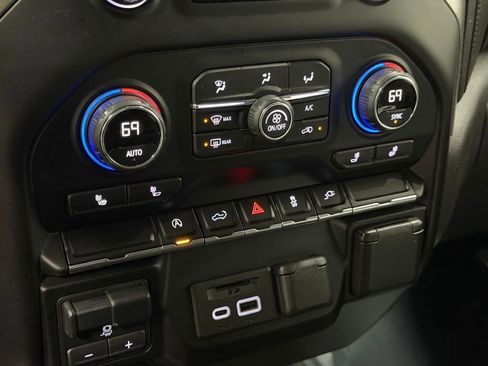 Certified 2021 Chevrolet Silverado 1500 LT w/ Convenience Package II image 33