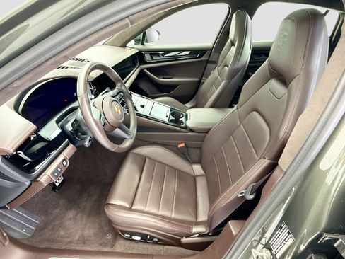 Used 2025 Porsche Panamera RWD image 18