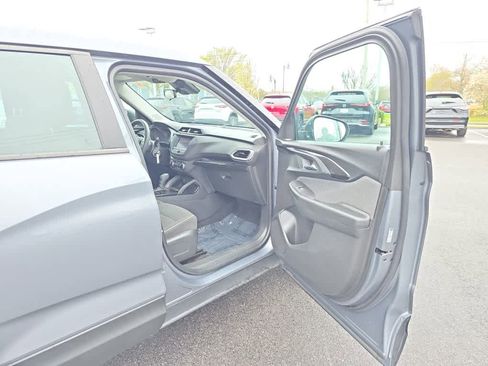 Used 2021 Chevrolet TrailBlazer LS AWD/4WD image 21