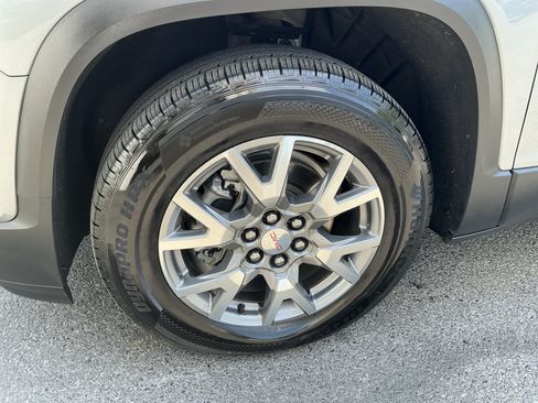 Used 2021 GMC Acadia SLT w/ LPO, Floor Liner Package AWD/4WD image 9