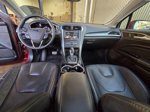 Used 2016 Ford Fusion Titanium image 12