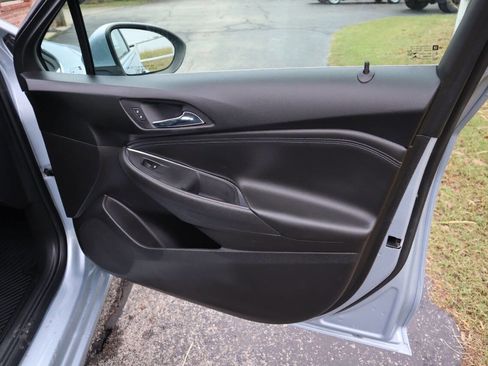 Used 2018 Chevrolet Cruze LT w/ Leather Package image 25