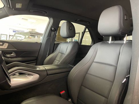 Used 2025 Mercedes-Benz GLE 450e 4MATIC w/ Winter Package image 31