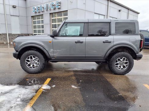 Certified 2025 Ford Bronco Badlands image 4