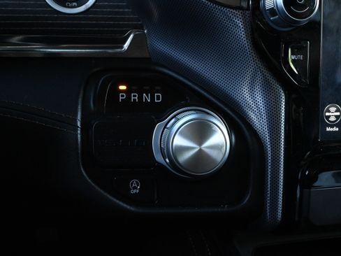 Used 2021 RAM 1500 Limited w/ Body Color Bumper Group image 10