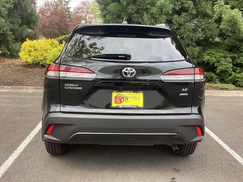 Used 2026 Toyota Corolla Cross LE AWD/4WD image 21
