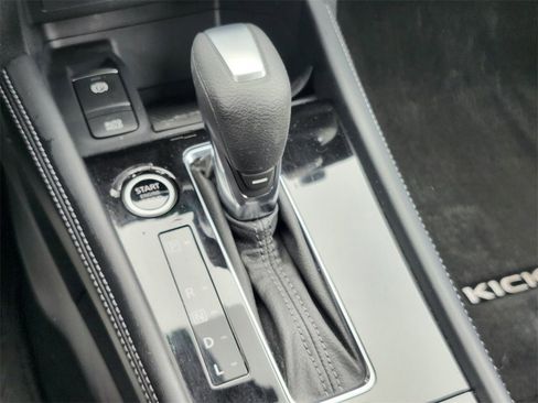 Used 2021 Nissan Kicks SV image 24