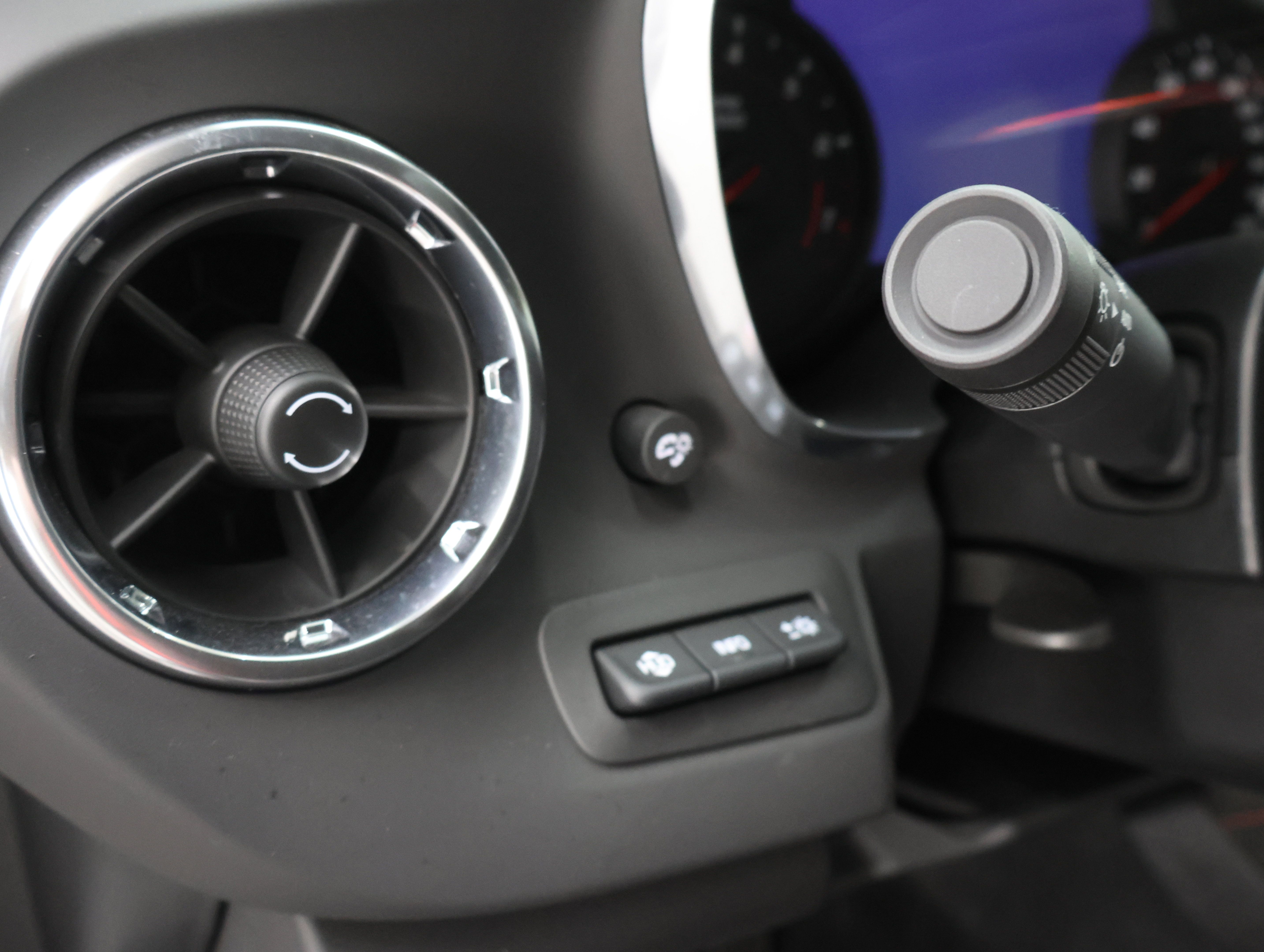 Used 2019 Chevrolet Camaro ZL1 RWD image 35