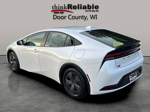 Used 2024 Toyota Prius LE image 3