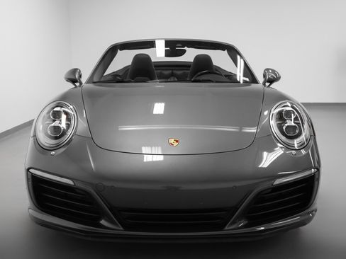 Used 2017 Porsche 911 Carrera S image 9