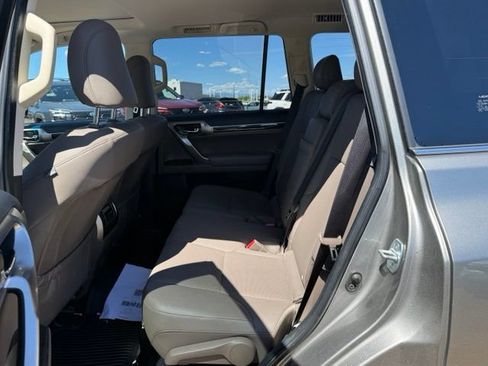 Used 2021 Lexus GX 460 Premium w/ Premium Package AWD/4WD image 15