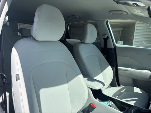 Used 2025 Hyundai Kona SEL image 16