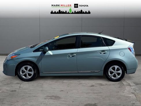 Used 2015 Toyota Prius Four FWD image 2