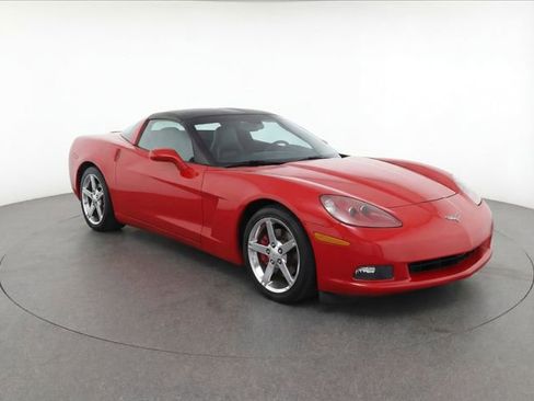 Used 2005 Chevrolet Corvette Coupe w/ Preferred Equipment Group image 2
