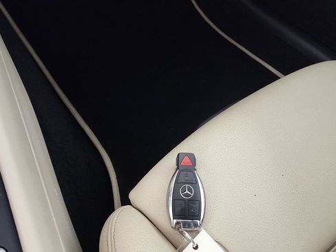 Used 2018 Mercedes-Benz GLA 250 4MATIC image 17