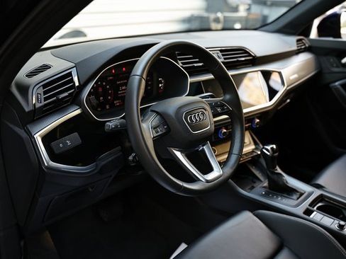 Certified 2025 Audi Q3 2.0T Premium w/ Convenience Package image 19