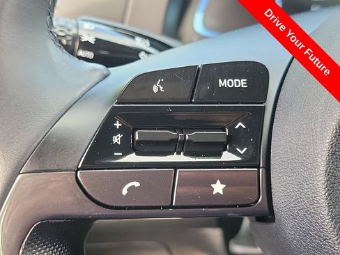 Used 2025 Hyundai Elantra Sport FWD image 5