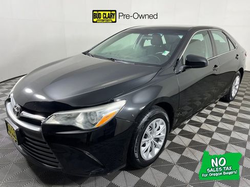 Used 2015 Toyota Camry XLE image 1