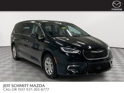 Used 2024 Chrysler Pacifica Touring-L