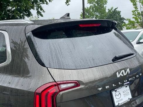 Used 2022 Kia Telluride EX w/ EX Premium Package AWD/4WD image 29