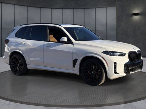Used 2025 BMW X5 sDrive40i w/ M Sport Package RWD image 8