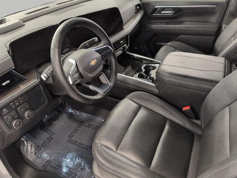 Used 2026 Chevrolet Suburban LT w/ Comfort Package AWD/4WD image 9