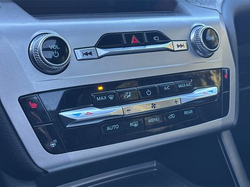 Used 2022 Ford Explorer Timberline image 24