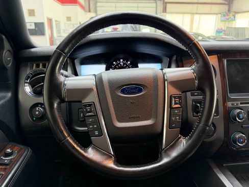 Used 2016 Ford Expedition Platinum AWD/4WD image 23