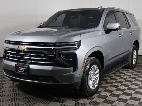 Used 2025 Chevrolet Tahoe LT AWD/4WD image 10