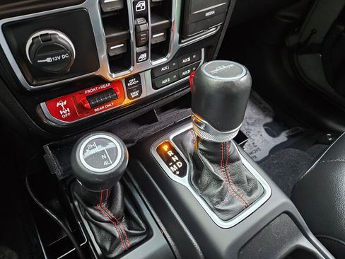 Used 2021 Jeep Gladiator Rubicon w/ Trailer Tow Package image 27