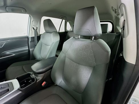 Used 2024 Toyota RAV4 XLE image 19