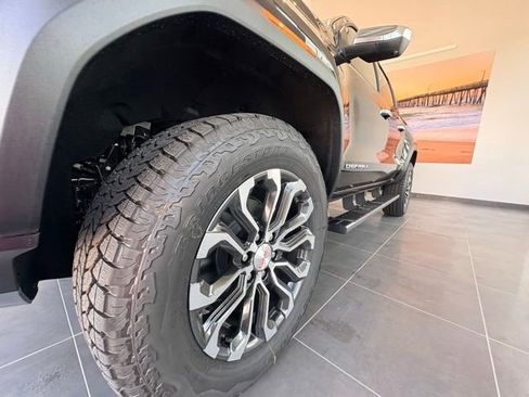 New 2026 GMC Canyon Denali AWD/4WD image 18