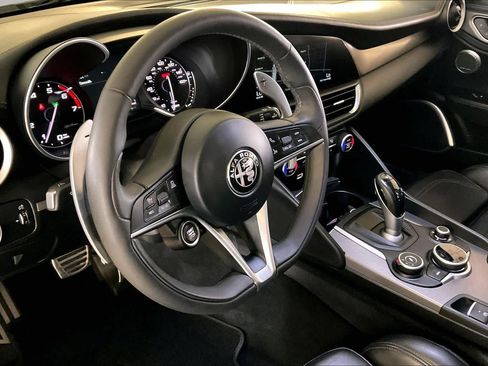 Used 2017 Alfa Romeo Giulia Ti w/ TI 19" Sport Package AWD/4WD image 16