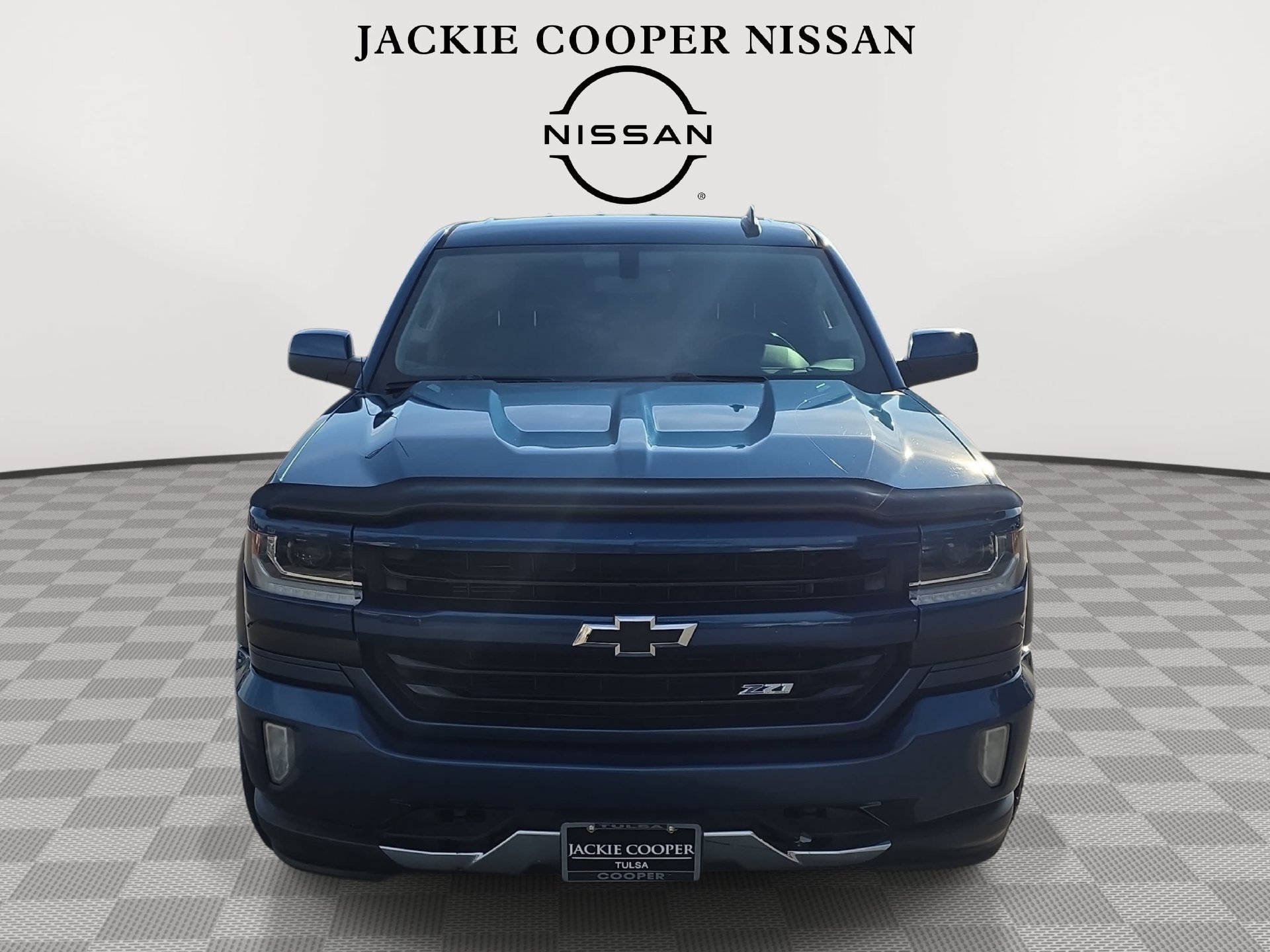 Used 2018 Chevrolet Silverado 1500 LT w/ All Star Edition AWD/4WD image 2