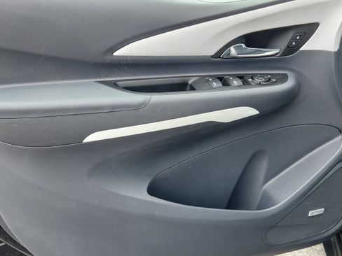 Used 2021 Chevrolet Bolt Premier w/ Infotainment Package image 9