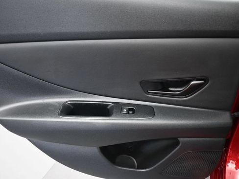 Used 2025 Hyundai Elantra Sport FWD image 31