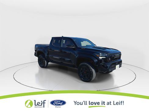 Used 2025 Toyota Tacoma TRD Pro image 2