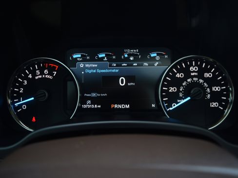 Used 2018 Ford F150 Lariat w/ Equipment Group 502A Luxury AWD/4WD image 3