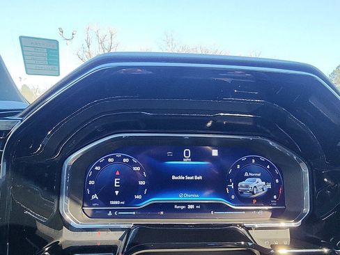 Used 2025 Chevrolet Silverado 1500 High Country w/ Technology Package image 16