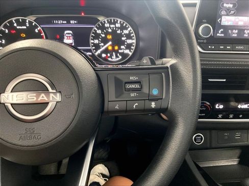 Used 2023 Nissan Rogue SV AWD/4WD image 23