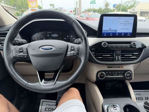 Used 2020 Ford Escape SEL FWD image 17