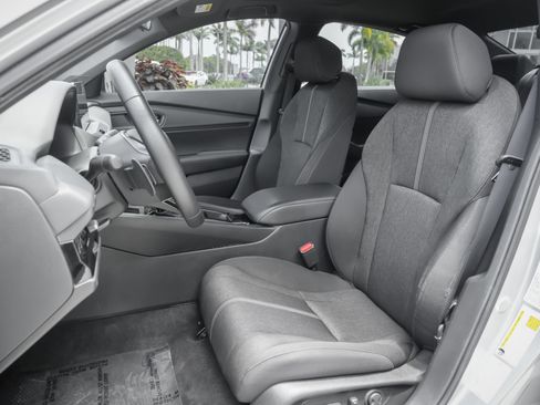 Used 2023 Honda Accord Sport image 7